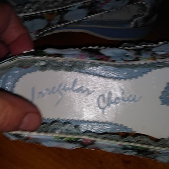 Irregular Choice size 10/41 thong sandles NEW - Picture 4 of 5